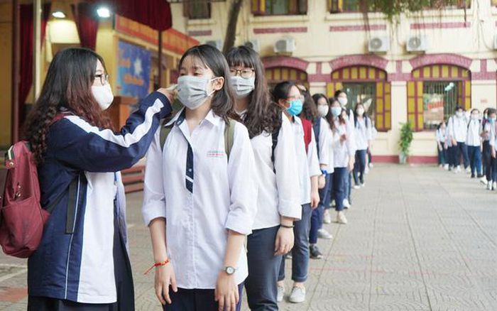 Học sinh các quận thuộc cấp độ dịch 3 chuyển sang học trực tuyến từ 10/1 (Ảnh minh họa)