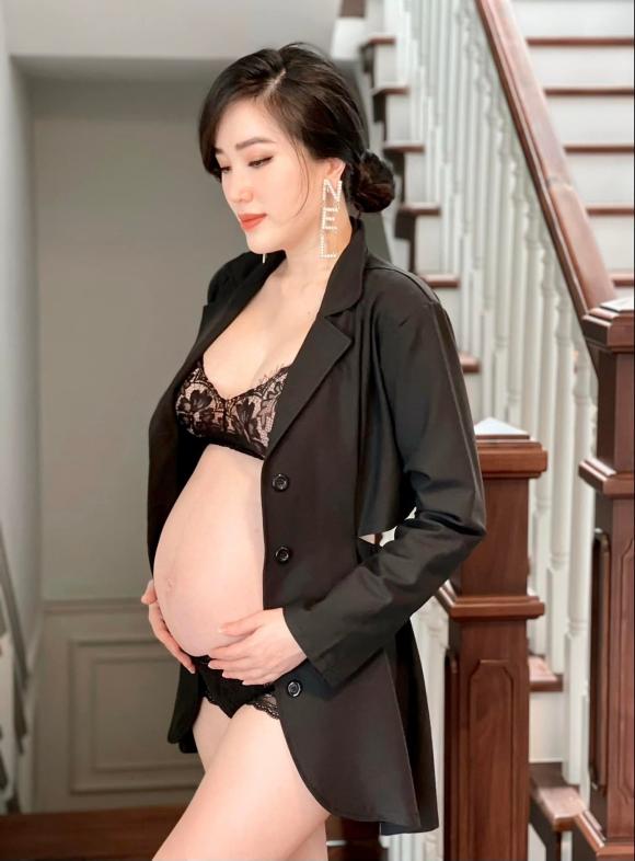bao-thy-xung-danh-me-bim-xin-nhat-vbiz-khoe-bung-bau-vuot-mat-van-cuc-sexy-voi-noi-y-ren-sang-chanh-3-ngoisaovn-w1510-h2048