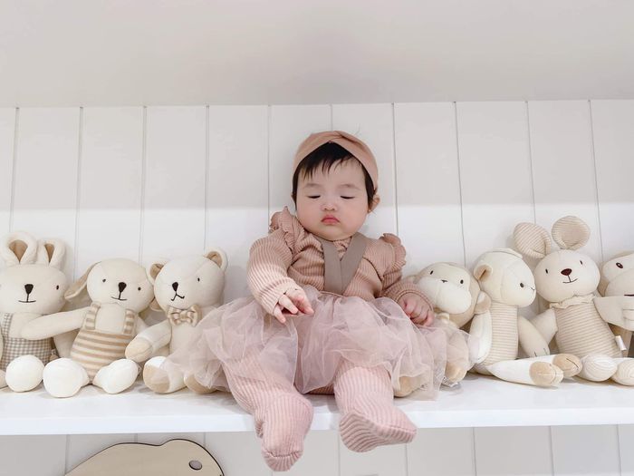 the-luc-nhi-winnie-chua-tron-1-tuoi-nhung-so-huu-gu-thoi-trang-thoi-thuong-1632298310-12