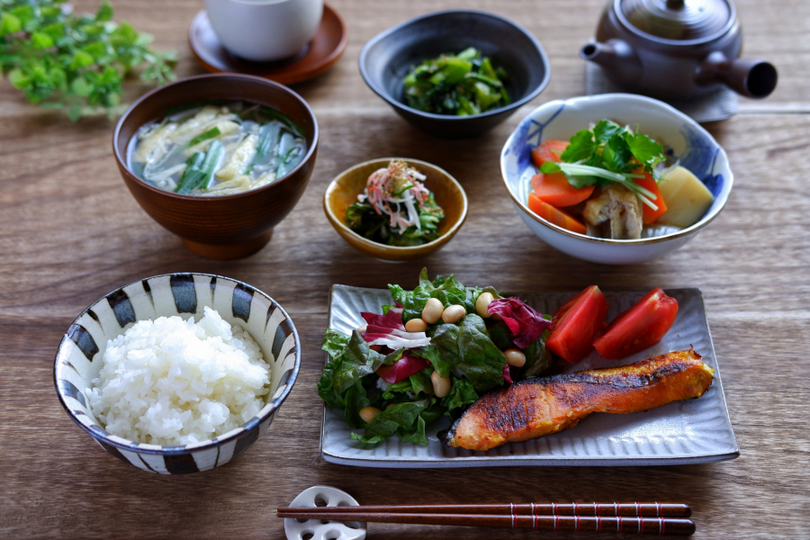 nguoi-nhat-ngay-nao-cung-an-com-nhung-khong-beo-02