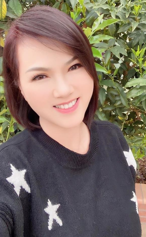 ba-xa-chi-tai-tre-trung-khi-doi-kieu-toc-gay-xuc-dong-voi-loi-tam-su-chan-tinh-cung-cac-fan-1-ngoisaovn-w999-h1622