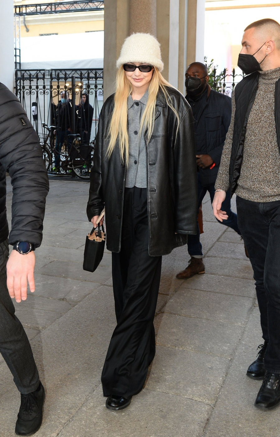 gigi-hadid-in-milan