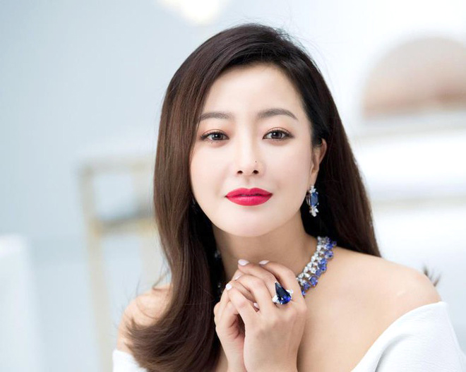 kim-hee-sun trong