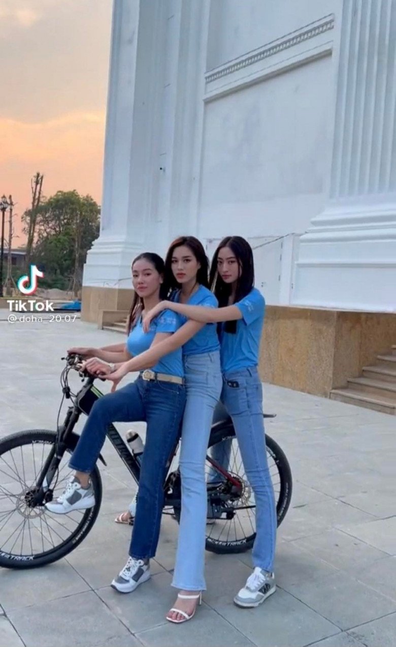 suc-manh-cua-doi-giay-cao-got-cung-mac-chiec-quan-jeans-luong-thuy-linh-lep-ve-do-thi-ha-278696739_696815118126593_6081984888831946623_n-1650595379-254-width780height1273