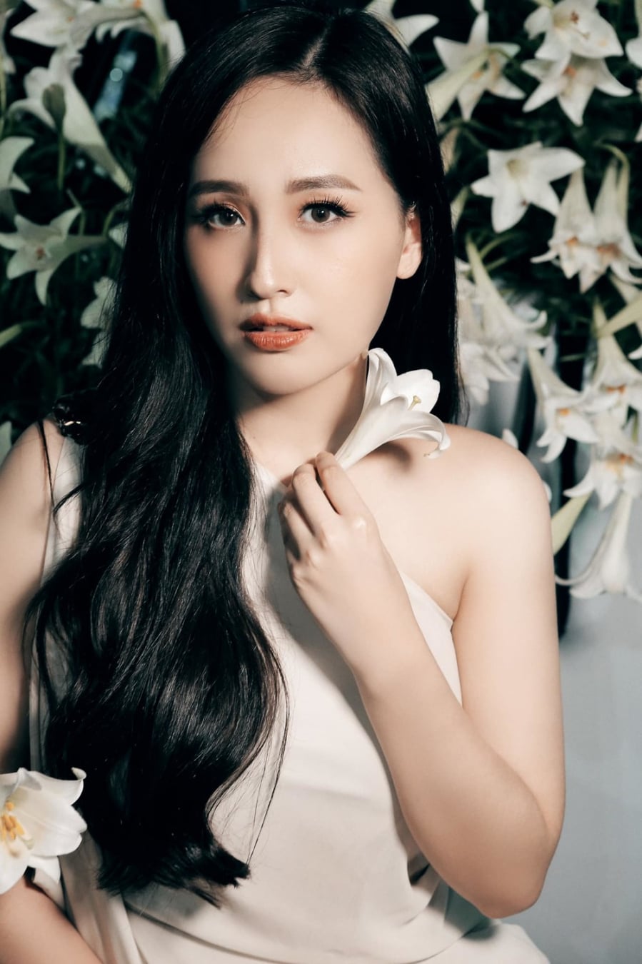 mai-phuong-thuy-tu-nhan-het-phong-do-khi-mac-lai-vay-tu-7-nam-truoc-c9112d42