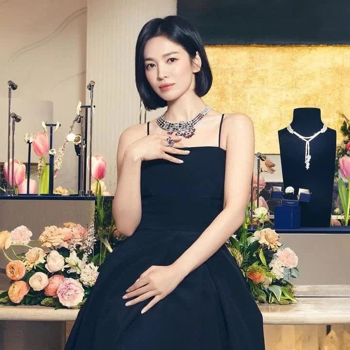 Đã lâu lắm rồi mới nhìn thấy Song Hye Kyo ở sự kiện và lần nào cô xuất hiện là đều lên 