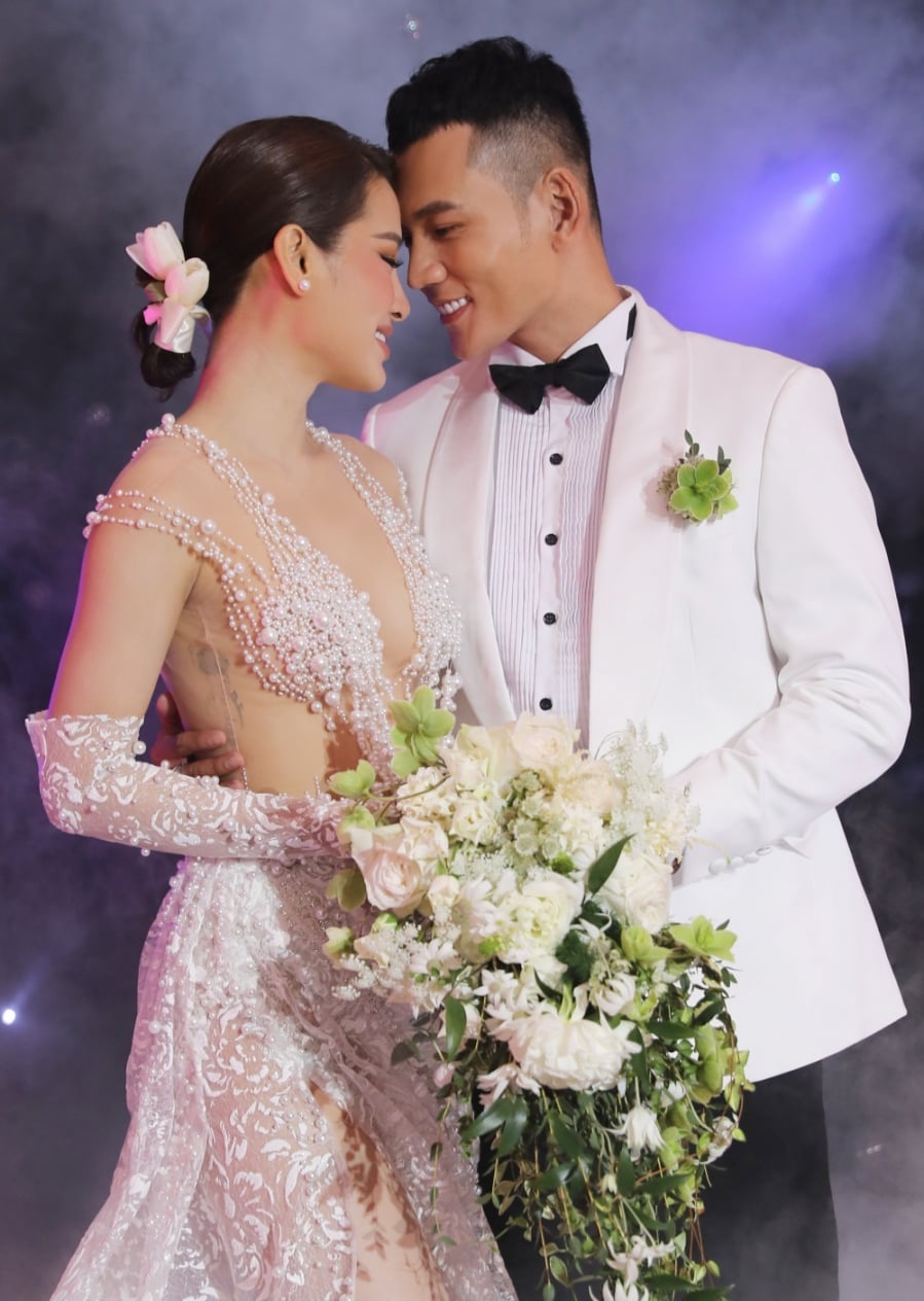 Sao-Viet-chuc-mung-dam-cuoi-Phuong-Trinh-Jolie-8-1650890884