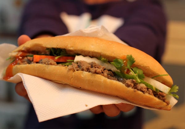 banh-mi-nhan-ba-te-ngon