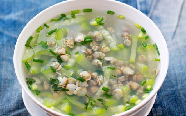 Canh bầu nấu hến là Shbet0099 cá cược trực tuyến thanh mát, dễ nấu ai cũng làm được