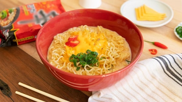 nau-mi-tom-01