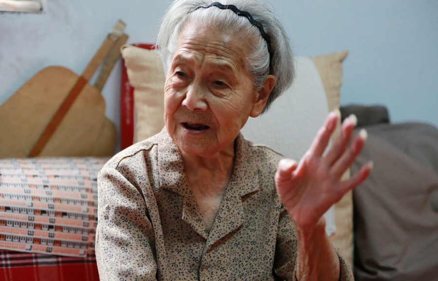 cu-ba-103-tuoi-van-khoe-manh-minh-man-01