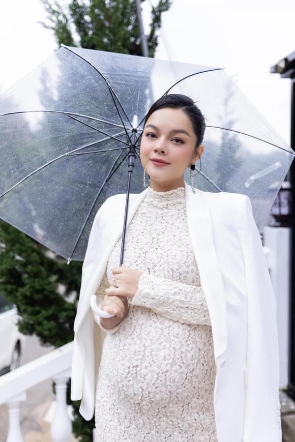 bi-dang-bai-cho-la-lo-ro-chan-dung-ban-trai-pham-quynh-anh-gat-22minh-buon-cuoi-vi-su-khang-dinh-nay-lam22-2-ngoisaovn-w580-h869