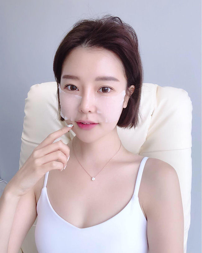 3-phut-dap-lotion-mask-moi-ngay-giup-da-cang-min-ngua-lao-hoa-20b02c