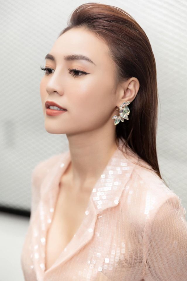 kieu-toc-nao-cung-dep-het-nac-lan-ngoc-so-huu-nhan-sac-thuong-thua-6