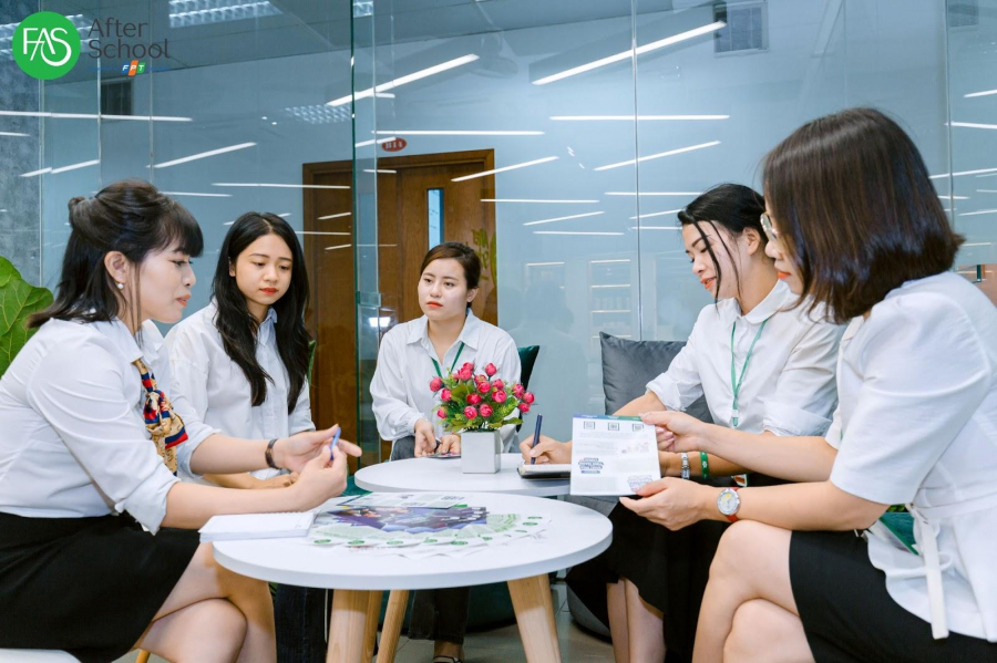 Đội ngũ FAS Hà Nội đang hoàn tất các công tác chuẩn bị cuối cùng    cho lễ khai trương
