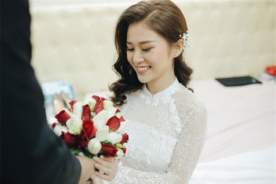 kieu-toc-co-dau-mac-ao-dai