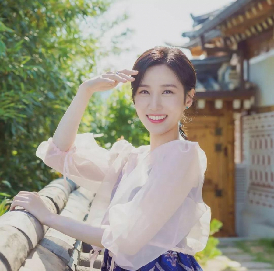 park-eun-bin-doc-than-tu-luc-sinh-ra-3