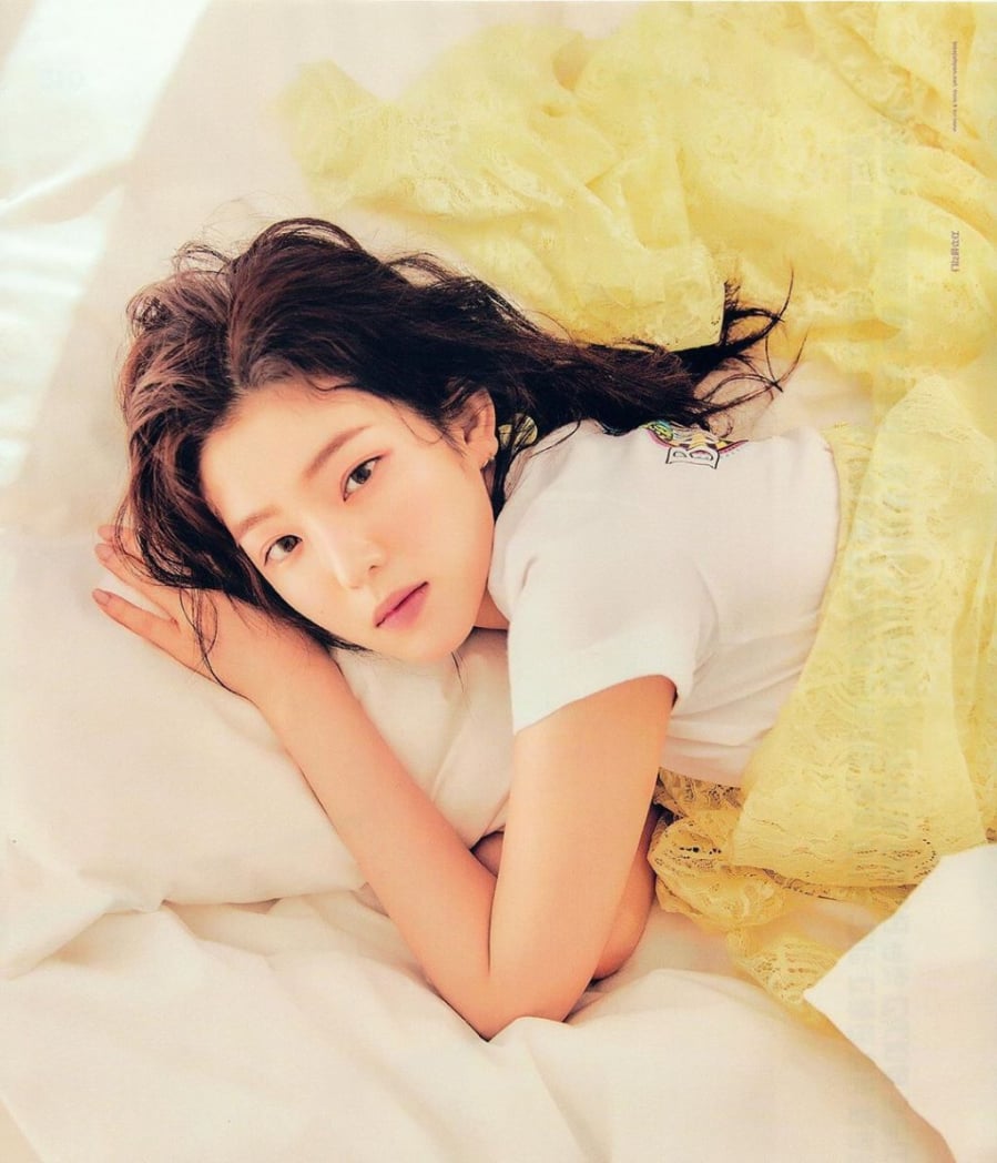 irene-nam-tren-giuong-1024x1193