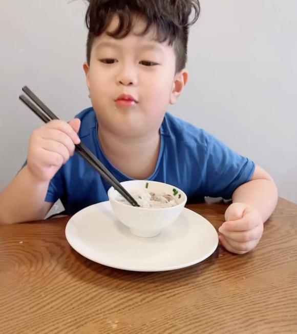 vo-cu-viet-anh-tiet-lo-dieu-khac-han-bo-cua-con-trai-nam-dien-vien-phan-ung-cuc-yeu-2-ngoisaovn-w864-h975