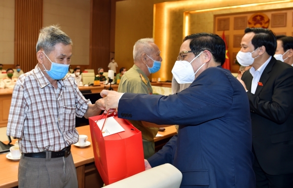 thong-tin-moi-nhat-ve-che-do-tro-cap-nguoi-co-cong_2