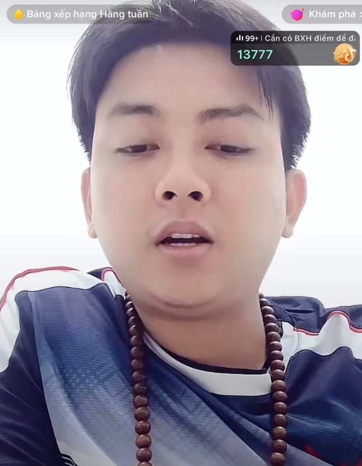 sao-viet-kho-hieu-khi-livestream-nguoi-khoc-nghen-ben-lai-say-giac-8310d13d