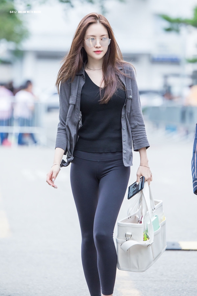 quan-legging-mac-voi-ao-gi-1