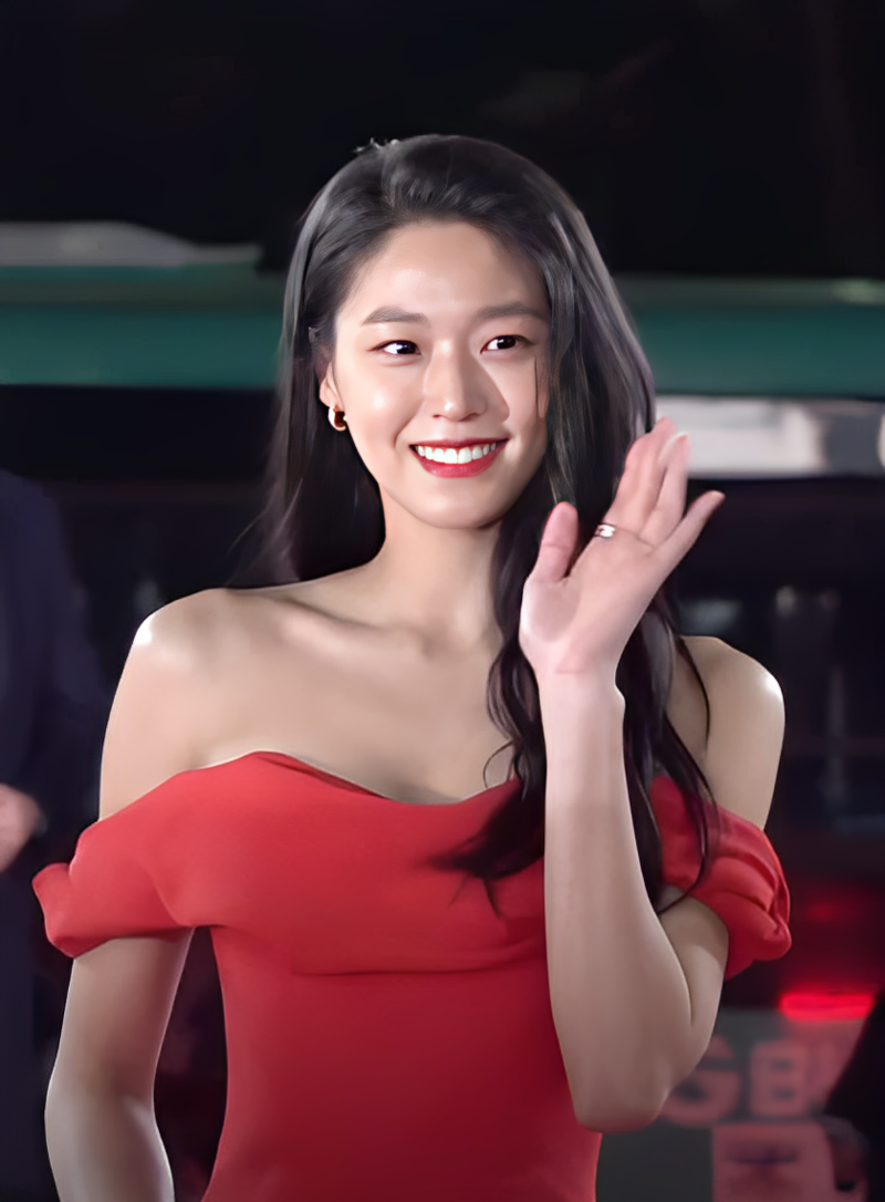Kim_Seolhyun_2021_Blue_Dragon_Film_Awards