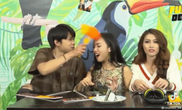 dieu-nhi-bi-anh-tu-22go-dau22-khi-thua-nhan-mot-nam-dien-vien-dep-trai-hon-nguoi-yeu-minh-ngay-tren-song-truyen-hinh-8-ngoisaovn-w1276-h778