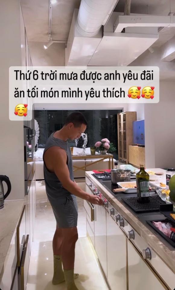 kim-ly-dich-than-vao-bep-nau-an-cho-vo-yeu-ha-ho-goi-mot-cau-lui-tim-2-ngoisaovn-w1236-h2048