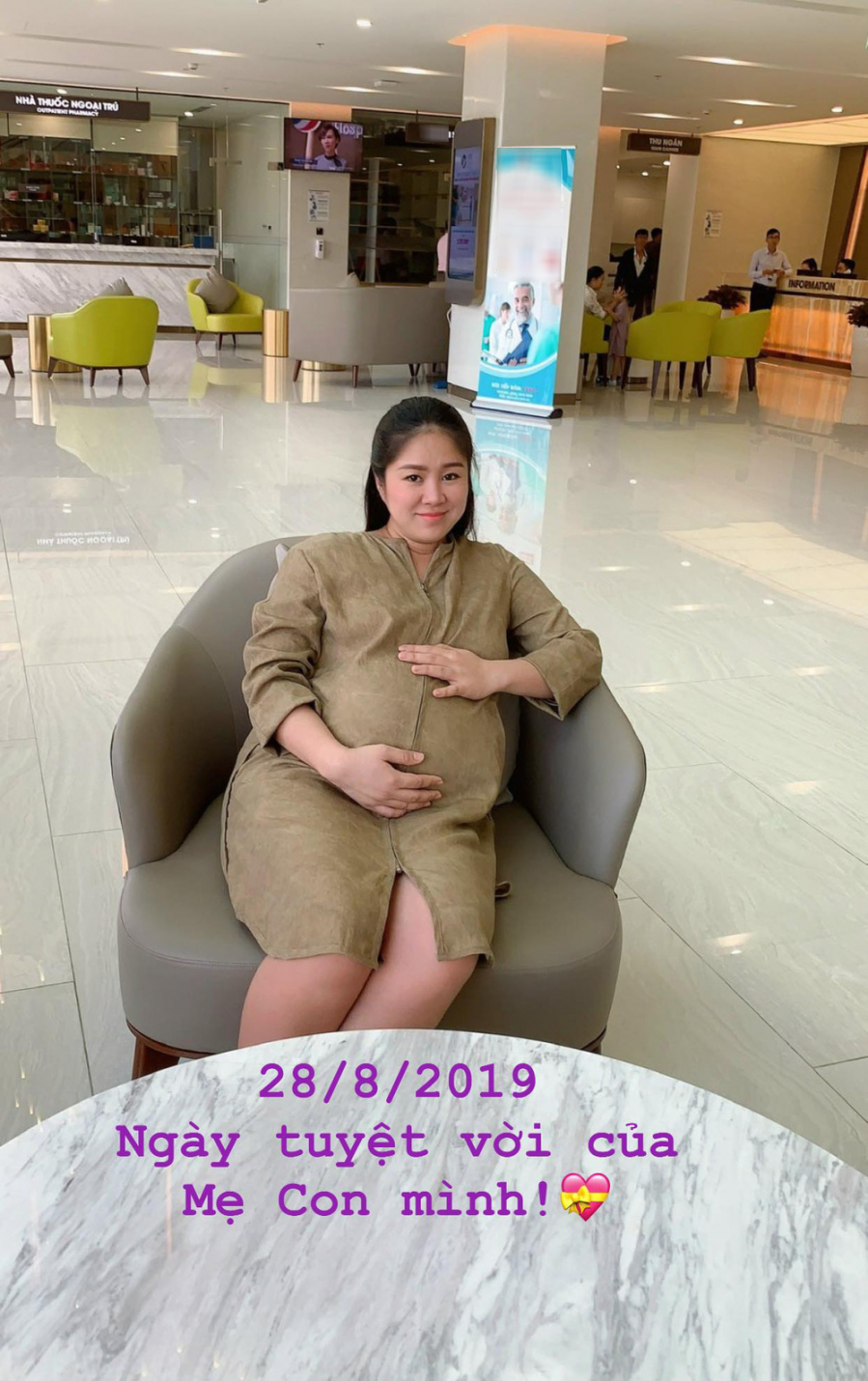le-phuong-xuc-dong-khi-xem-lai-loat-anh-luc-sinh-con-gai-thu-2-bbe133af
