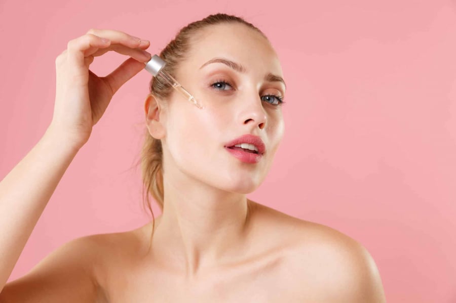 How-to-use-vitamin-c-serum-scaled-1