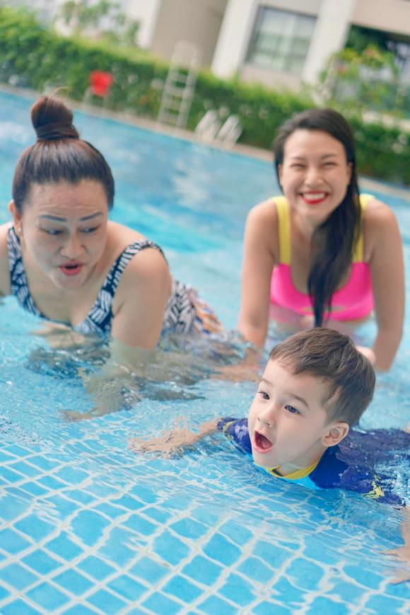 -hoang-oanh-hanh-phuc-noi-ve-diem-thay-doi-cua-con-trai-khien-minh-thay-duoc-an-ui-3-ngoisaovn-w1366-h2048