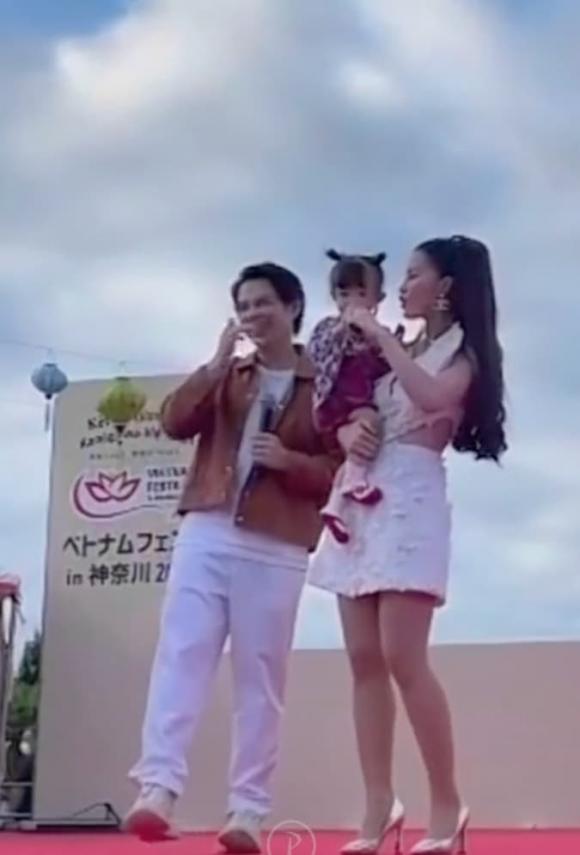 dong-nhi-quyet-tam-debut-con-cai-lam-ca-si-tai-nhat-ai-nu-cung-nhiet-tinh-hat-nhung-khong-ai-nghe-duoc-loi-gi-8-ngoisaovn-w675-h996