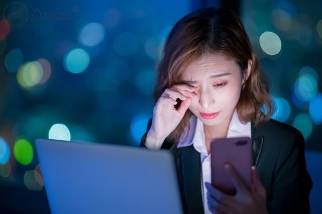 anh-sang-xanh-tu-cac-thiet-bi-dien-tu-co-the-gay-hai-mat-1