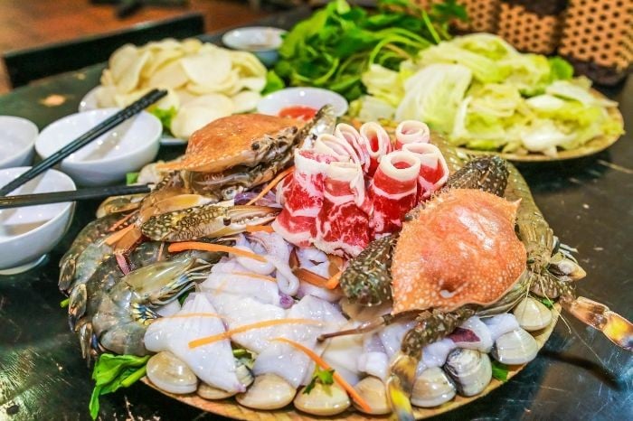 cach-nau-lau-hai-san-thom-ngon-ngot-nuoc-don-gian-ai-lam-cung-ngon-nhu-ngoai-hang_9