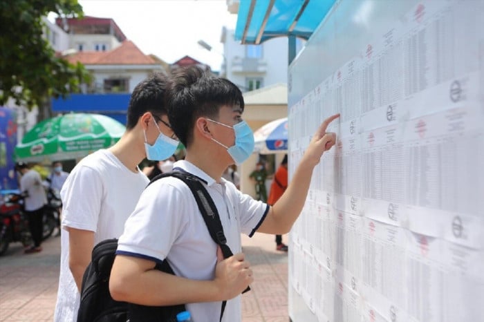 cac-truong-hop-duoc-giam-50-70-va-mien-hoan-toan-hoc-phi-dai-hoc-02
