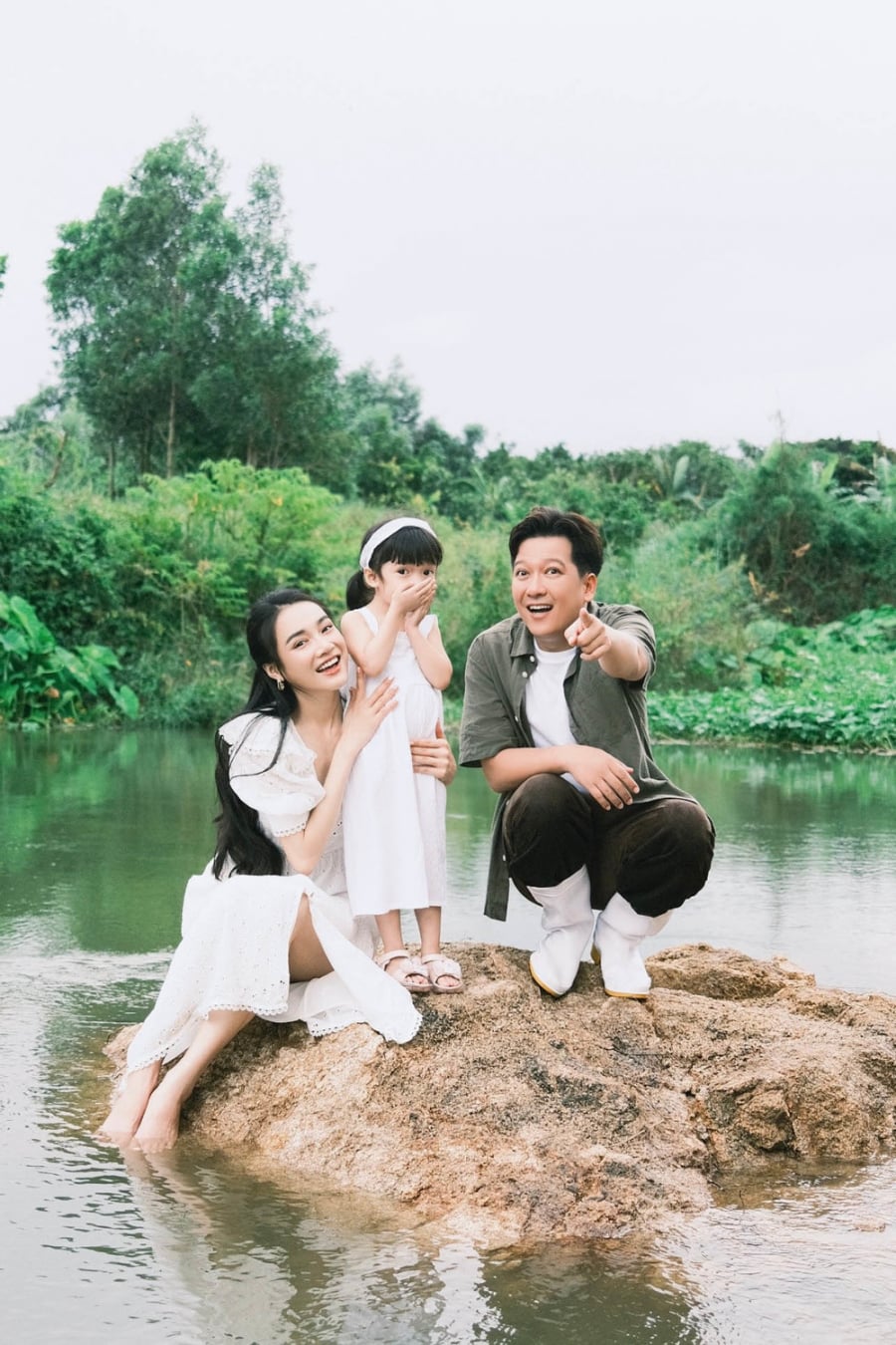 mung-4-nam-ngay-cuoi-truong-giang-nha-phuong-khoe-dien-mao-con-gai-d43521f1