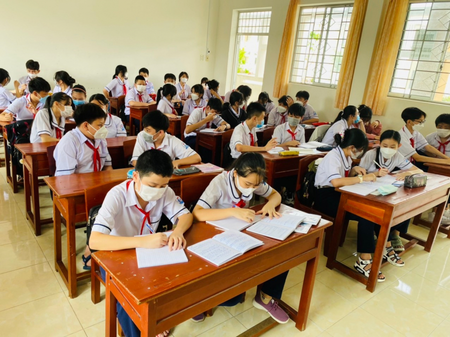 7 tinh khong thu hoc phi