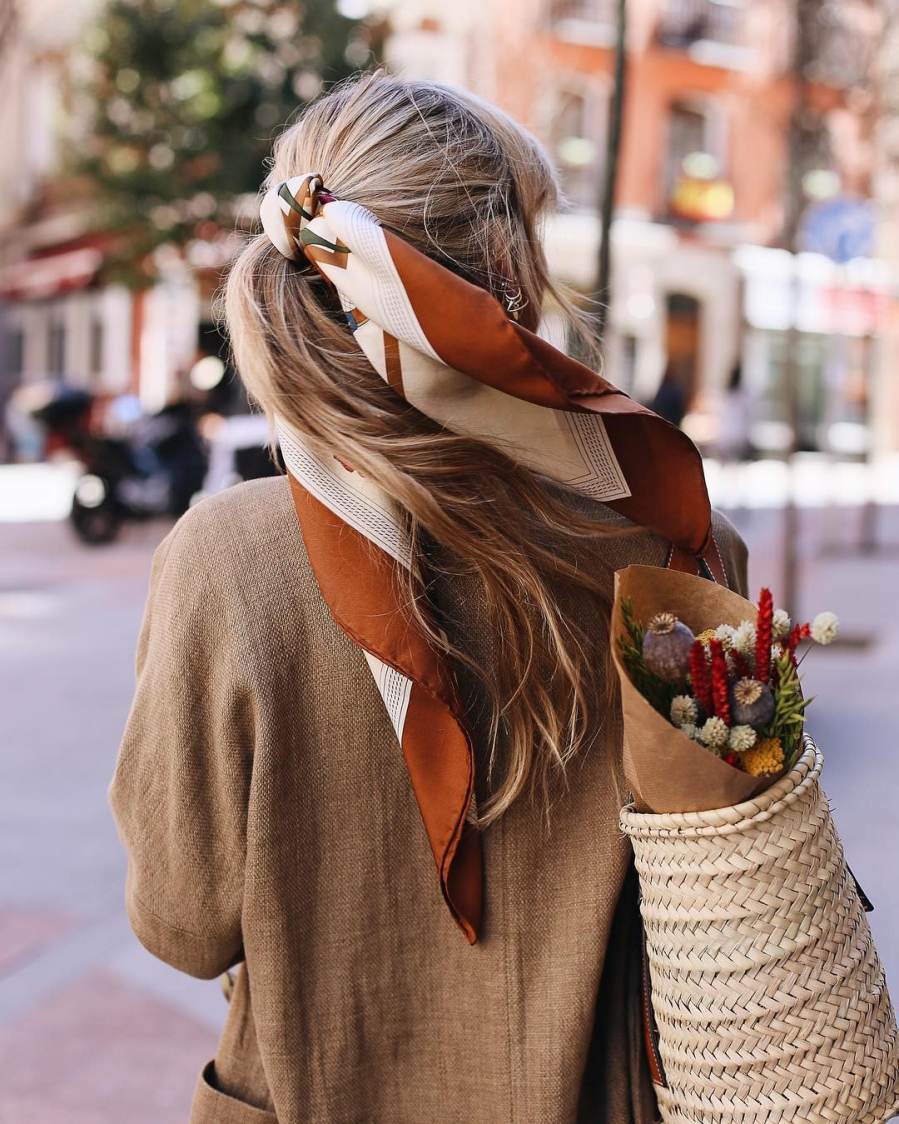 thay-doi-dien-mao-ngay-thu-voi-3-kieu-toc-duoi-ngua-cuc-trendy-sau-2