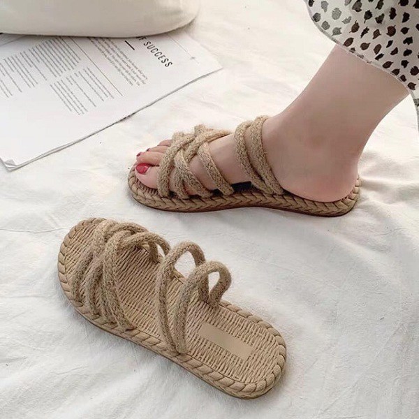 4-kieu-giay-dep-pha-hong-net-thanh-lich-cua-outfit-cong-so-chi-em-luu-y-tranh-mac-sai-lam-2958d61931ee10dbf87dbab24583bb41-1665588238-690-width600height600