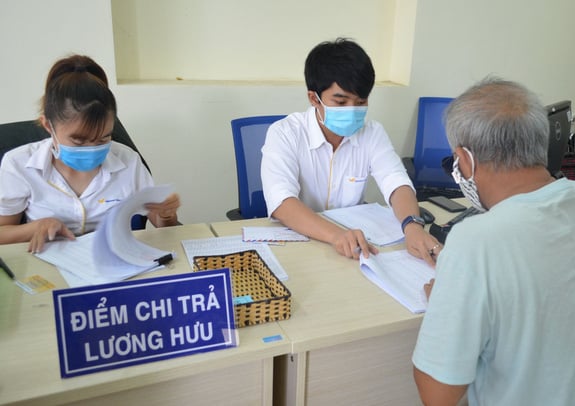 tang-luong-co-so-cho-cong-chuc-vien-chuc-them-20,8- luong-huu-tro-cap-tang-len-bao-nheu_5