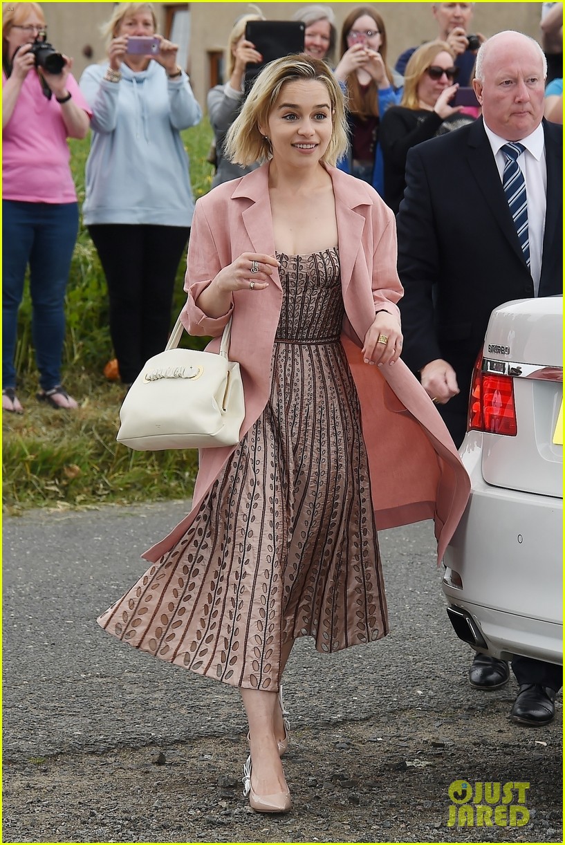 emilia-clarke-peter-dinklage-kit-harington-rose-leslie-wedding-11