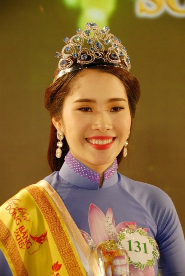 nhan-sac-nam-em-sau-7-nam-dang-quang-hoa-khoi-sap-lay-vuong-mieng-moi-419ef3d4