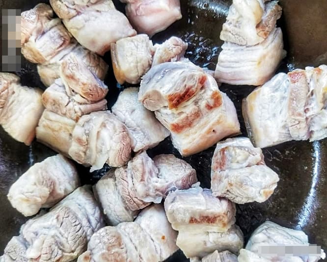 meo-lam-thit-kho-nhanh-nhu-02