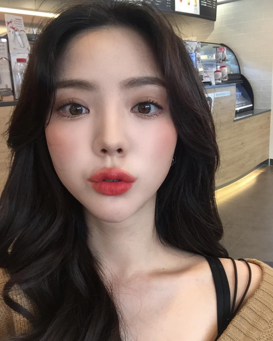 mua-tiec-tung-cuoi-nam-de-yen-tam-quay-nhiet-tinh-ma-lop-makeup--686d3c