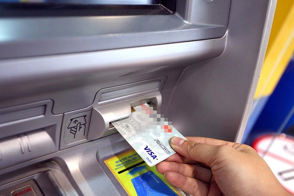 cach-rut-tien-o-cay-atm