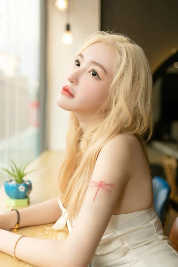 elly-tran-suyt-say-thai-con-trai-thu-2-sau-khi-phat-hien-chong-ngoai-tinh-tung-de-nghi-ly-hon-3-ngoisaovn-w700-h1050