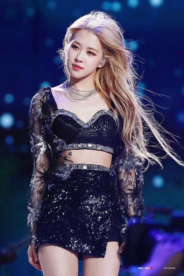 idol-kpop-va-kieu-toc-giup-visual-thang-hang-rose-la-toc-bach-kim-7d3e1b