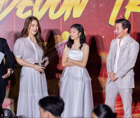 truong-ngoc-anh-va-tran-bao-son-hiem-hoi-hoi-ngo-trong-sinh-nhat-ai-nu-devon-trong-nhu-mot-gia-dinh-tron-ven-4-ngoisaovn-w1290-h1094