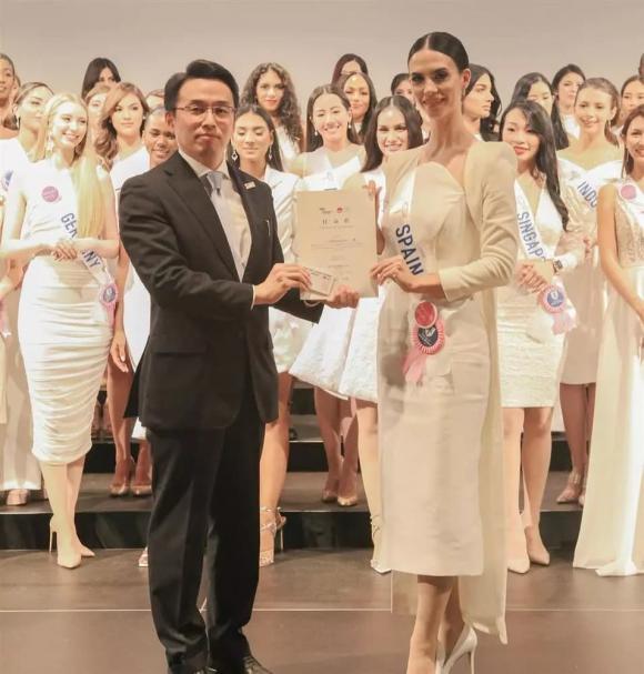 phuong-anh-truot-giai-phu-dau-tien-tai-miss-international-2022-vi-sao-dan-mang-lai-vui-2-ngoisaovn-w954-h1000